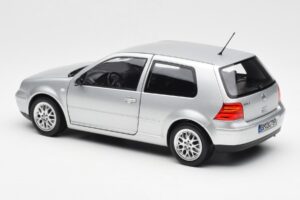 Volkswagen Golf Mk5 GTI Hõbedane Norev 1:18 188570 Metall - pilt 7/8