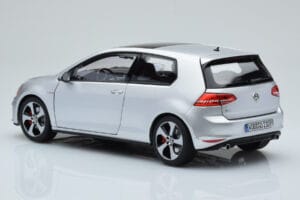 Volkswagen Golf GTI Mk7 Reflex Hõbedane Norev 1:18 188551 Metall - pilt 7/8
