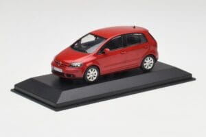 Volkswagen Golf Plus Tornado Punane Minichamps 1:43 821911110 Metall - pilt 2/4