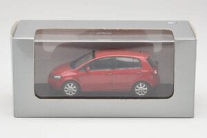 Volkswagen Golf Plus Tornado Punane Minichamps 1:43 821911110 Metall - pilt 4/4