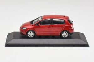 Volkswagen Golf Plus Tornado Punane Minichamps 1:43 821911110 Metall