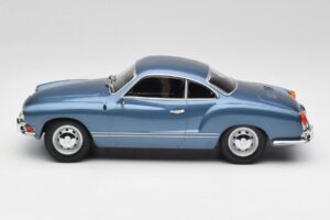 Volkswagen Karmann Ghia Coupe Neptune Sinine Minichamps 1:18 155054022 Metall - pilt 3/6