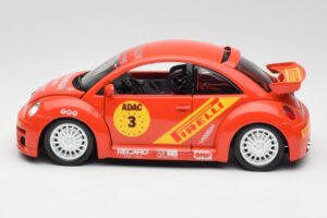 Volkswagen New Beetle Cup Bburago 1:18 3329 Metall - pilt 4/8