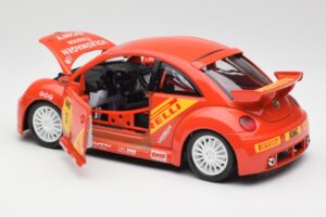 Volkswagen New Beetle Cup Bburago 1:18 3329 Metall - pilt 5/8