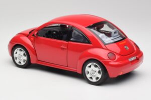 Volkswagen New Beetle Punane Bburago 1:18 3342 Metall - pilt 7/8