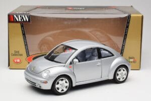 Volkswagen New Beetle Reflex Hõbe Metallik Bburago 1:18 3322 Metall - pilt 8/8