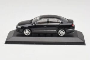Volkswagen Passat B6 Sedan Shadow Sinine Metallic Minichamps 1:43 PASSAT001 Metall
