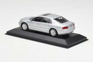 Volkswagen Phaeton Hõbedane Minichamps 1:43 3D0099300A Metall - pilt 3/4