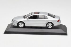 Volkswagen Phaeton Hõbedane Minichamps 1:43 3D0099300A Metall
