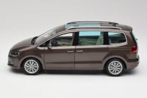 Volkswagen Sharan 7N Tamme Pruun Metallik Minichamps 1:18 110051001 Metall - pilt 4/8