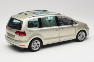 Volkswagen Sharan 7N Reflex Hõbe Metallik Minichamps 1:18 110051002 Metall - pilt 3/8
