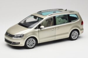 Volkswagen Sharan 7N Reflex Hõbe Metallik Minichamps 1:18 110051002 Metall