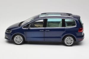 Volkswagen Sharan 7N Shadow Sinine Metallik Minichamps 1:18 110051100 Metall - pilt 4/8