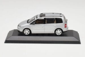Volkswagen Touran Reflex Hõbedane Minichamps 1:43 TOURAN001 Metall