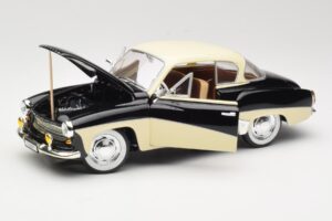 Wartburg 311 Coupe Must & Beež Revell 1:18 8419 Metall - pilt 2/8
