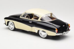 Wartburg 311 Coupe Must & Beež Revell 1:18 8419 Metall - pilt 7/8
