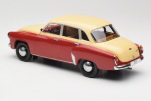 Wartburg 311 Dark Red Beige MCG 1:18 MCG18299 Metall - pilt 5/6