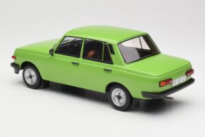 Wartburg 353 Roheline MCG 1:18 MCG18062 Metall - pilt 5/6