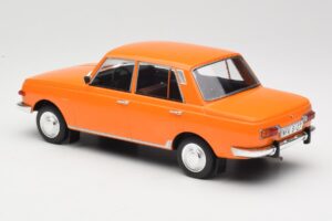 Wartburg 353 Oranž MCG 1:18 MCG18061 Metall - pilt 5/6