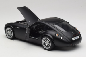 Wiesmann GT MF Matte Black Revell 1:18 WIESMANN002 Metall - pilt 5/8