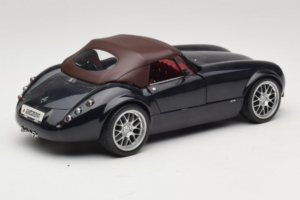 Wiesmann Roadster MF Carbon Black Revell 1:18 WIESMANN001 Metall - pilt 4/9