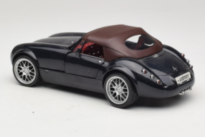 Wiesmann Roadster MF Carbon Black Revell 1:18 WIESMANN001 Metall - pilt 6/9