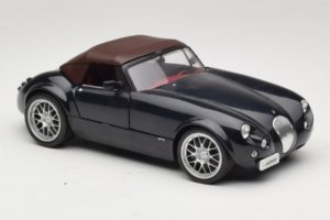 Wiesmann Roadster MF Carbon Black Revell 1:18 WIESMANN001 Metall - pilt 7/9
