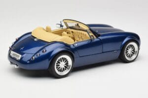 Wiesmann Roadster MF3 Sinine Revell 1:18 08861 Metall - pilt 3/8