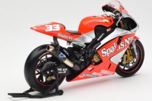 Yamaha YZR-M1 Gauloises Fortuna Yamaha #7 C. Checa MotoGP 2004 Minichamps 1:12 122043007 Metall - pilt 3/6