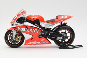 Yamaha YZR-M1 Gauloises Fortuna Yamaha #7 C. Checa MotoGP 2004 Minichamps 1:12 122043007 Metall