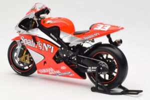 Yamaha YZR-M1 Gauloises Fortuna Yamaha #7 C. Checa MotoGP 2004 Minichamps 1:12 122043007 Metall - pilt 5/6