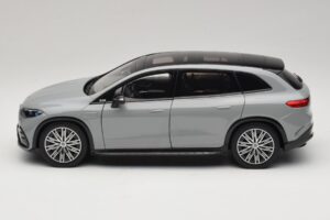 Mercedes EQS SUV X296 Manufaktur Alpine Grey NZG 1:18 B66960591 Metall - pilt 4/8