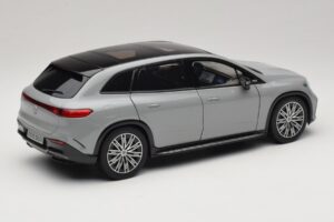 Mercedes EQS SUV X296 Manufaktur Alpine Grey NZG 1:18 B66960591 Metall - pilt 3/8