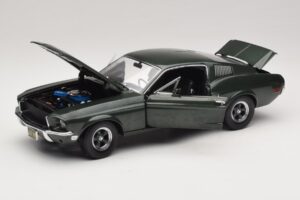 Ford Mustang GT Bullitt Steve McQueeni Kujukesega Greenlight 1:18 12885 Metall - pilt 2/8