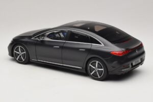 Mercedes EQE V295 Graphite Grey Magno NZG 1:18 B66961108 Metall - pilt 4/8