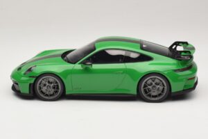 Porsche 911 992.2 GT3 Weissach Package Python Green GT Spirit 1:18 GT576 Vaik - pilt 3/6