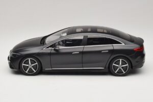 Mercedes EQE V295 Graphite Grey Magno NZG 1:18 B66961108 Metall - pilt 3/8