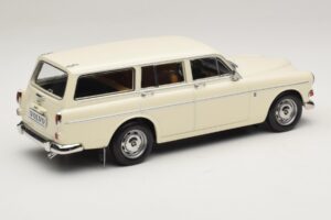 Volvo Amazon Universaal Pearl White Norev 1:18 188750 Metall - pilt 2/6