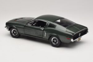 Ford Mustang GT Bullitt Steve McQueeni Kujukesega Greenlight 1:18 12885 Metall - pilt 7/8