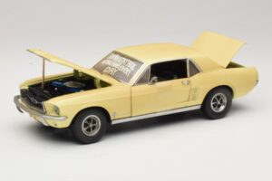 Ford Mustang Coupe Kollane The Walking Dead Greenlight 1:18 12958 Metall - pilt 2/8