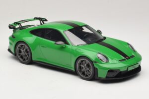 Porsche 911 992.2 GT3 Weissach Package Python Green GT Spirit 1:18 GT576 Vaik - pilt 4/6