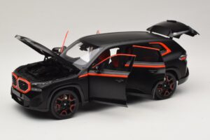 BMW XM G09 Matt Black Minichamps 1:18 110023301 Metall - pilt 2/8