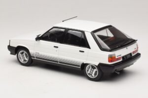 Renault 11 Turbo Valge MCG 1:18 MCG18589 Metall - pilt 5/6