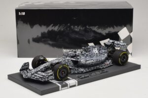 Alfa Romeo Orlen C42 R. Kubica Testing Barcelona 2022 Minichamps 1:18 117229988 Vaik - pilt 7/7
