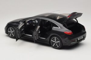 Mercedes EQE V295 Graphite Grey Magno NZG 1:18 B66961108 Metall - pilt 7/8