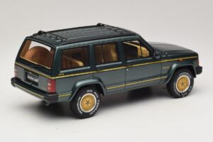 Jeep Cherokee XJ Limited Hunter Green Otto 1:18 OT1204 Vaik - pilt 2/6