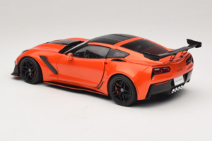 Chevrolet Corvette C7 ZR1 Punane IXO 1:18 U18RDC001-FO Metall - pilt 7/8