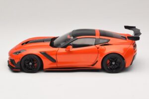 Chevrolet Corvette C7 ZR1 Punane IXO 1:18 U18RDC001-FO Metall - pilt 4/8