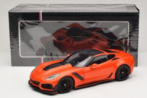 Chevrolet Corvette C7 ZR1 Punane IXO 1:18 U18RDC001-FO Metall - pilt 8/8