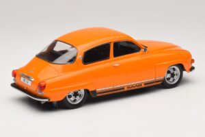 Saab 96 V4 Oranž MCG 1:18 MCG18654 Metall - pilt 2/6